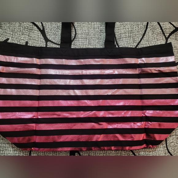 NWT Victoria's Secret Black Weekender - Picture 2 of 5